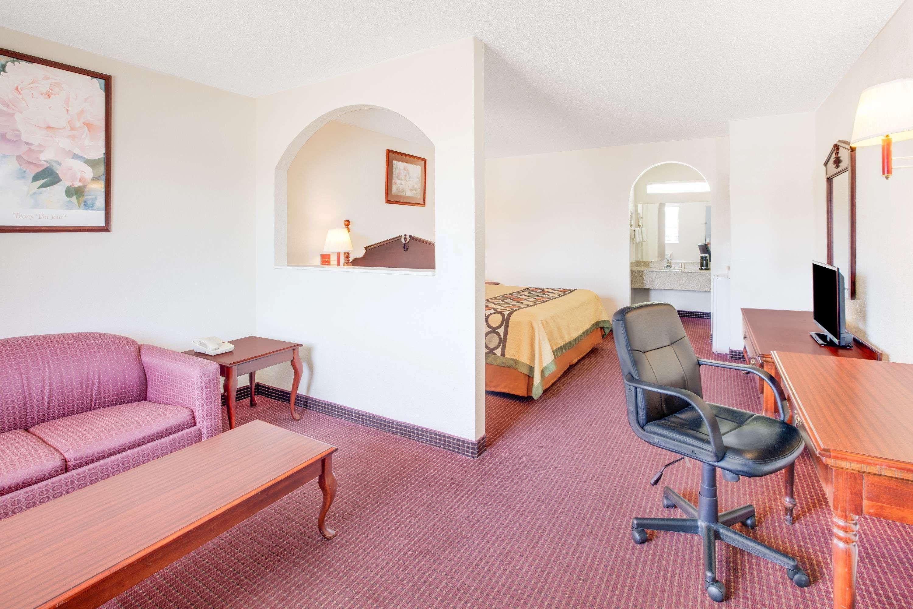 Super 8 By Wyndham Arkadelphia Caddo Valley Area Ngoại thất bức ảnh