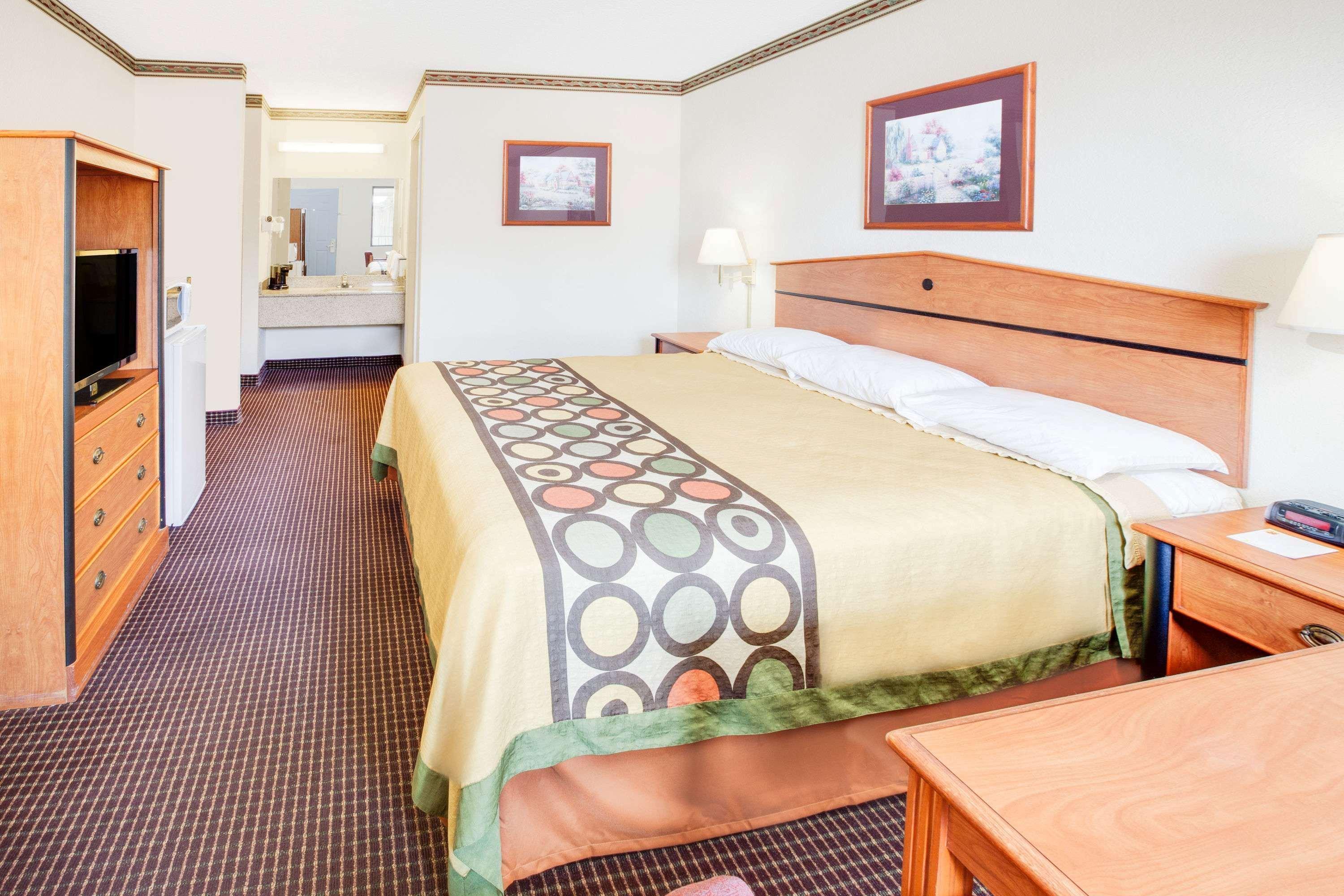 Super 8 By Wyndham Arkadelphia Caddo Valley Area Ngoại thất bức ảnh