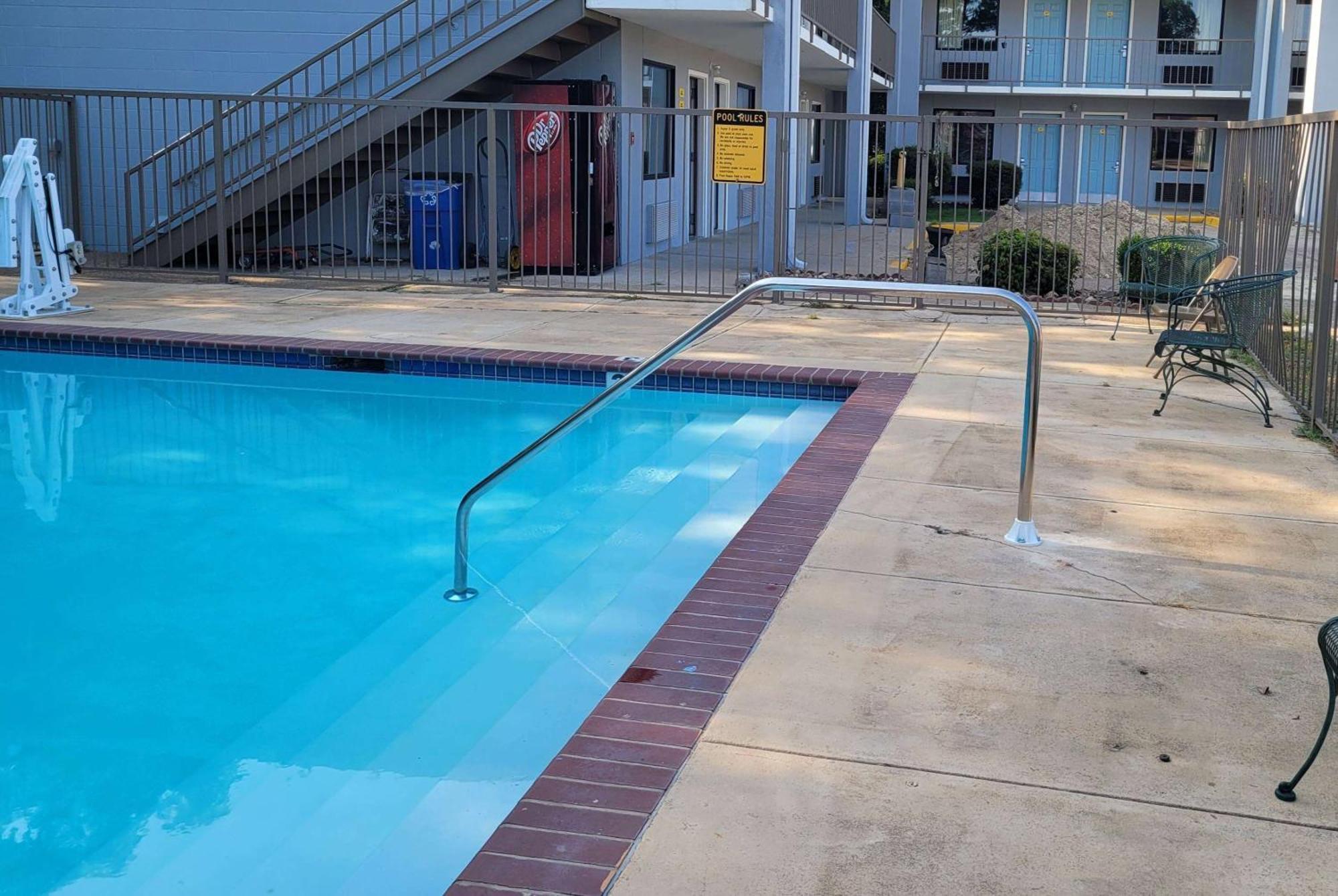 Super 8 By Wyndham Arkadelphia Caddo Valley Area Ngoại thất bức ảnh