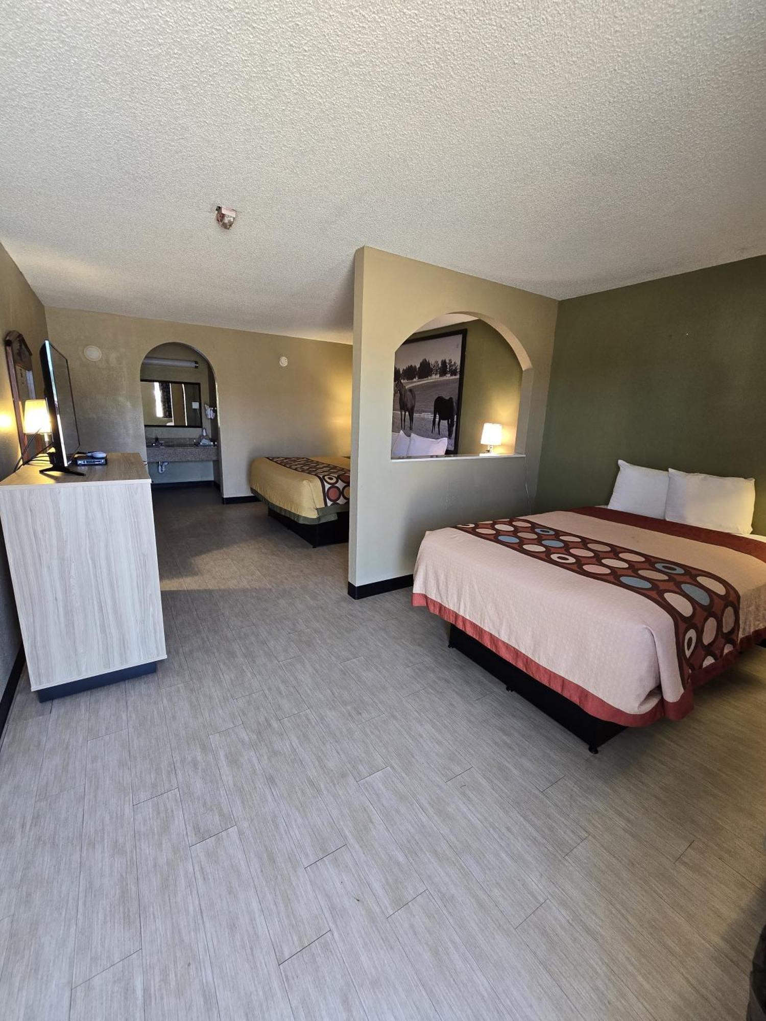 Super 8 By Wyndham Arkadelphia Caddo Valley Area Ngoại thất bức ảnh